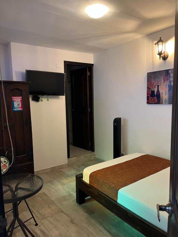 Santiago Dc Hotel Кали Екстериор снимка