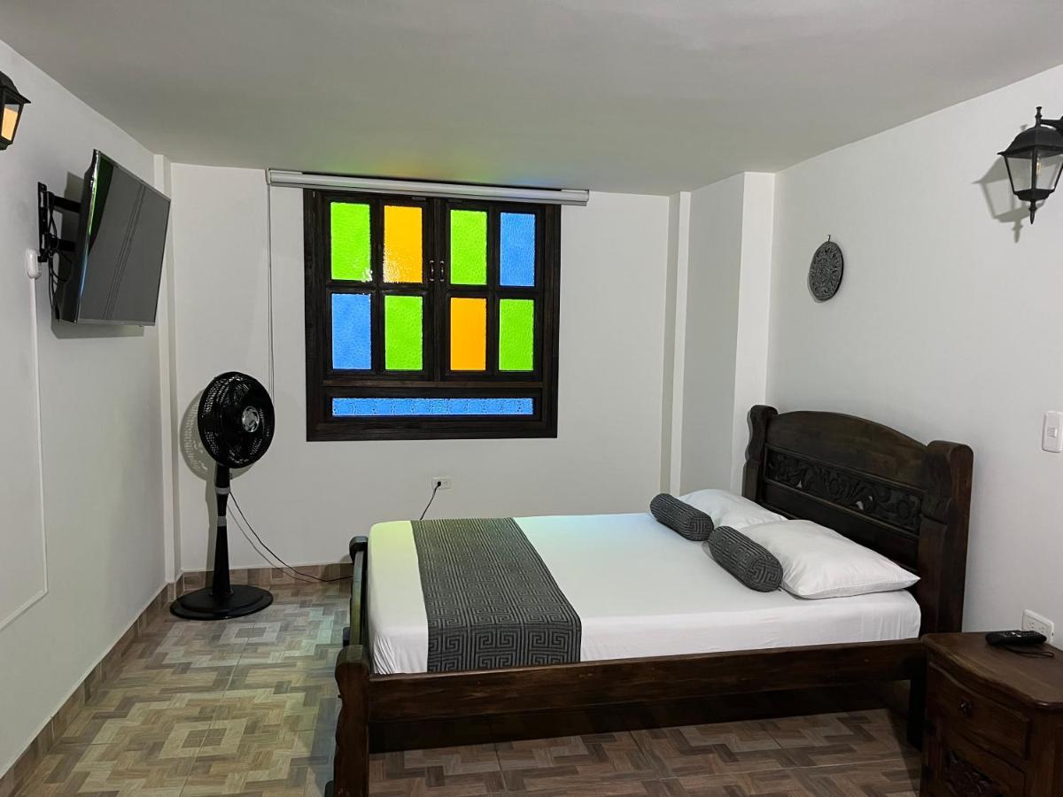 Santiago Dc Hotel Кали Екстериор снимка
