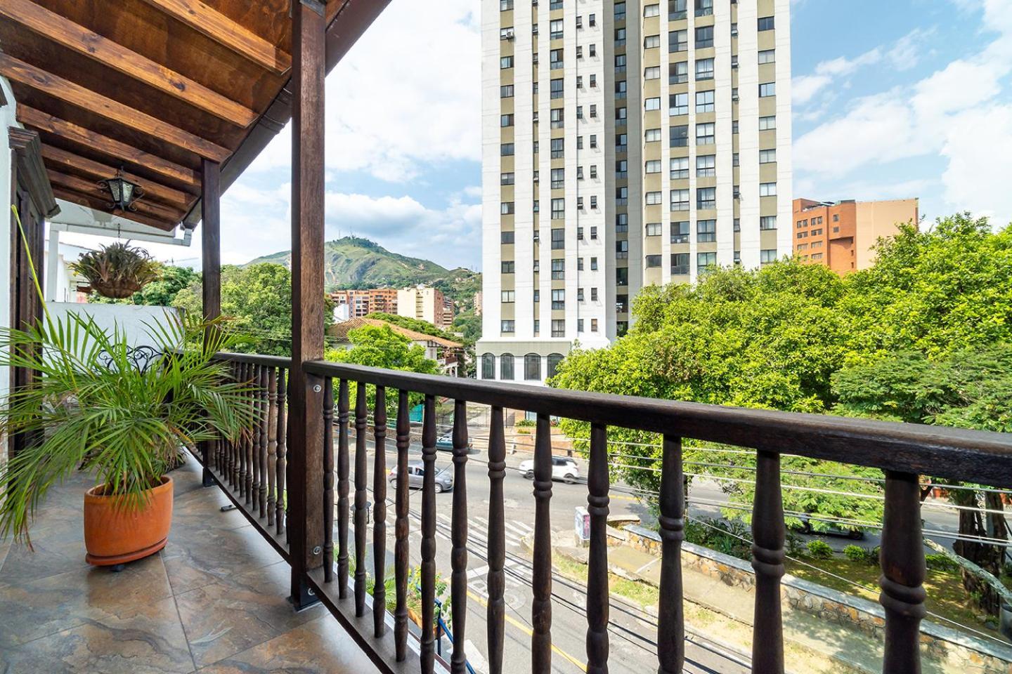 Santiago Dc Hotel Кали Екстериор снимка