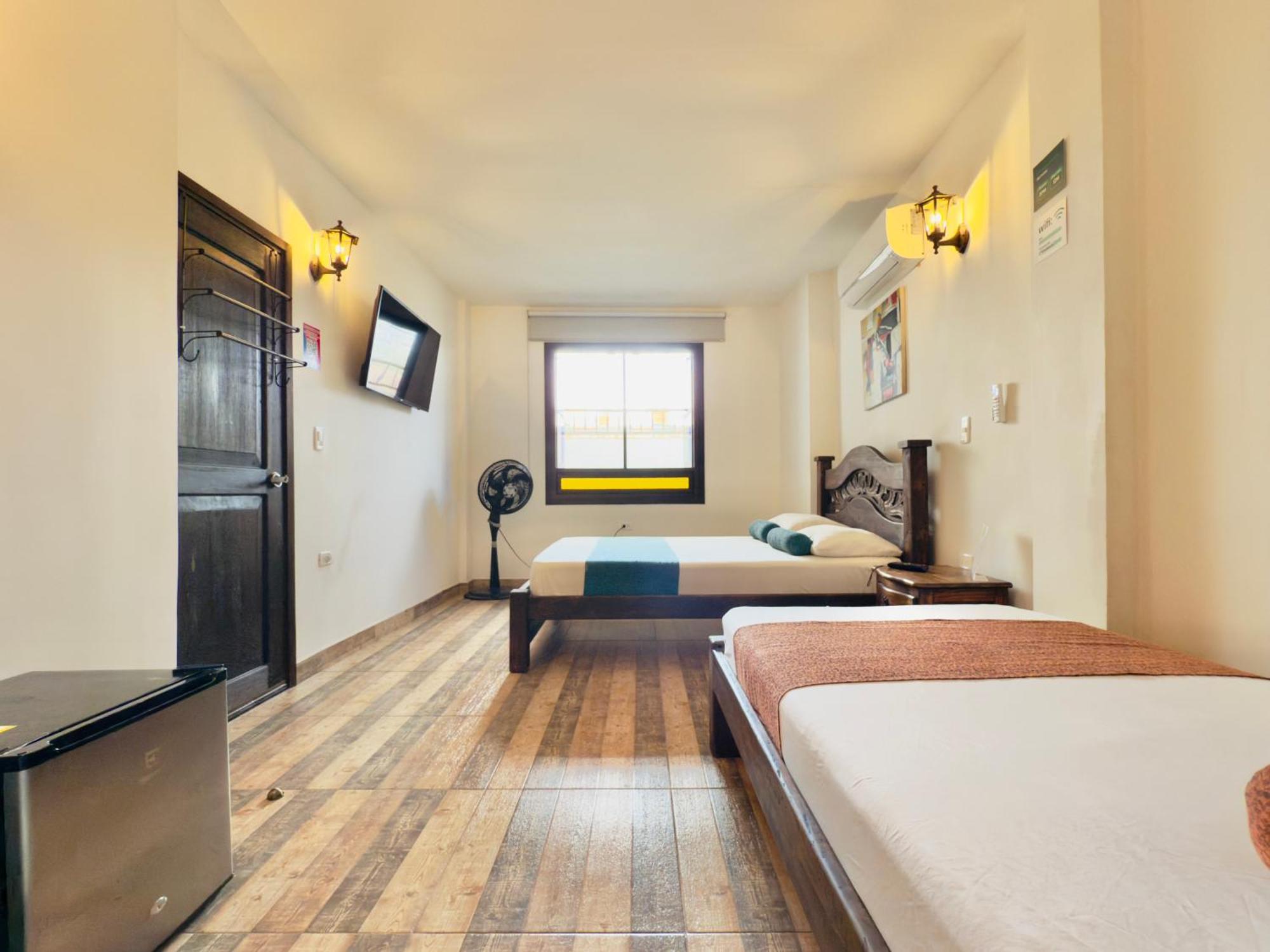 Santiago Dc Hotel Кали Екстериор снимка